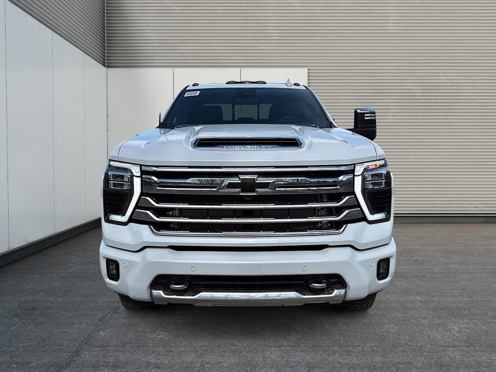 Chevrolet Silverado 3500 HD HIGH COUNTRY DRW 2026 à Drummondville, Québec - 2 - w1024h768px
