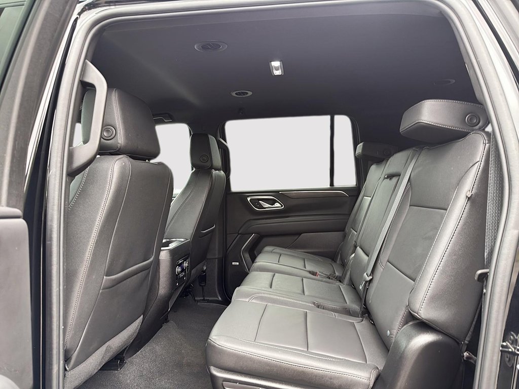 2024 Chevrolet Suburban LT in Drummondville, Quebec - 9 - w1024h768px