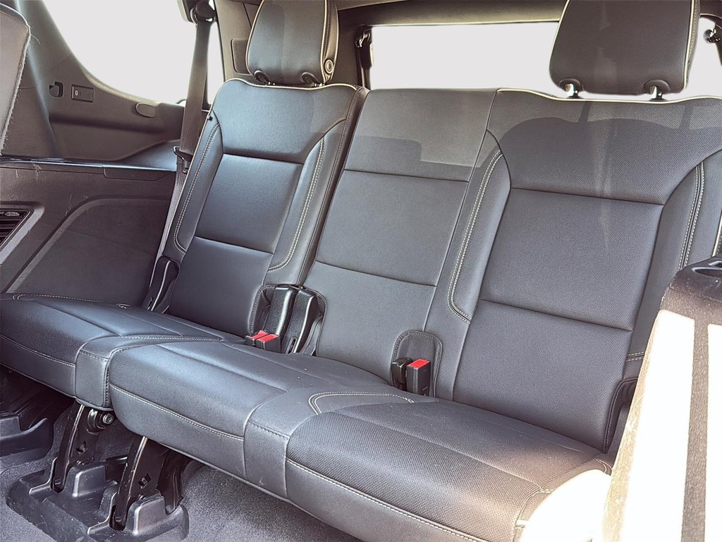 2023 Chevrolet Tahoe Premier in Drummondville, Quebec - 11 - w1024h768px