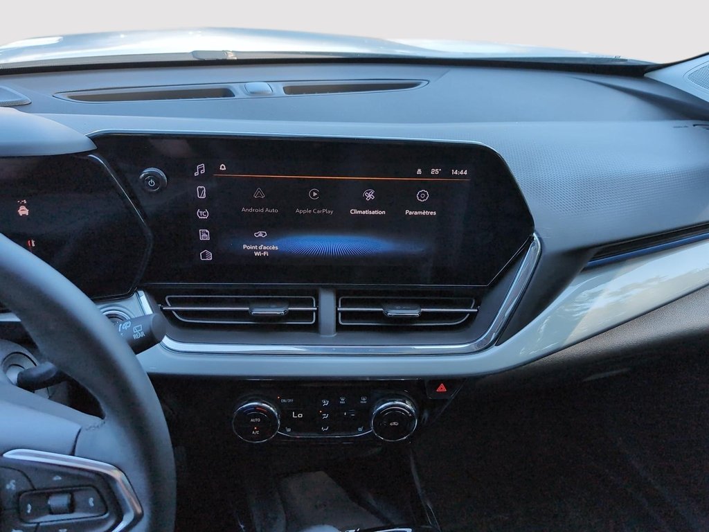 2025 Chevrolet Trax LT in Drummondville, Quebec - 22 - w1024h768px