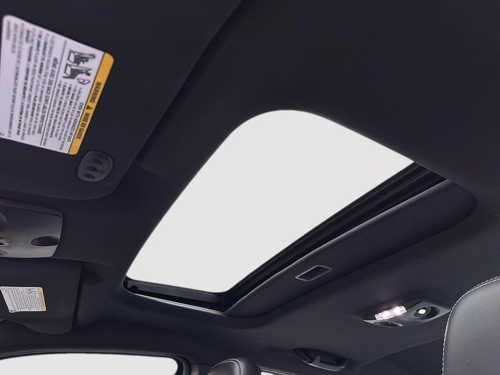 2013 Chrysler 200 Limited in Drummondville, Quebec - 17 - w1024h768px