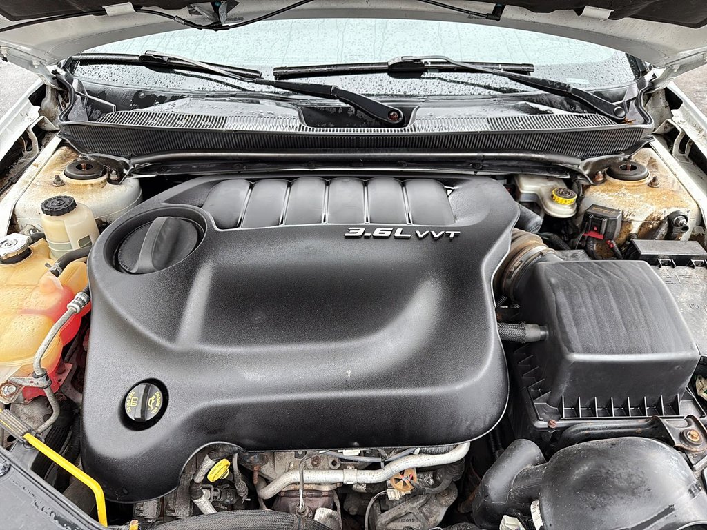 2013 Chrysler 200 Limited in Drummondville, Quebec - 7 - w1024h768px