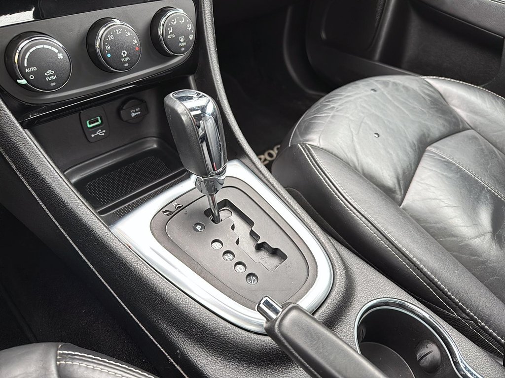 2013 Chrysler 200 Limited in Drummondville, Quebec - 16 - w1024h768px