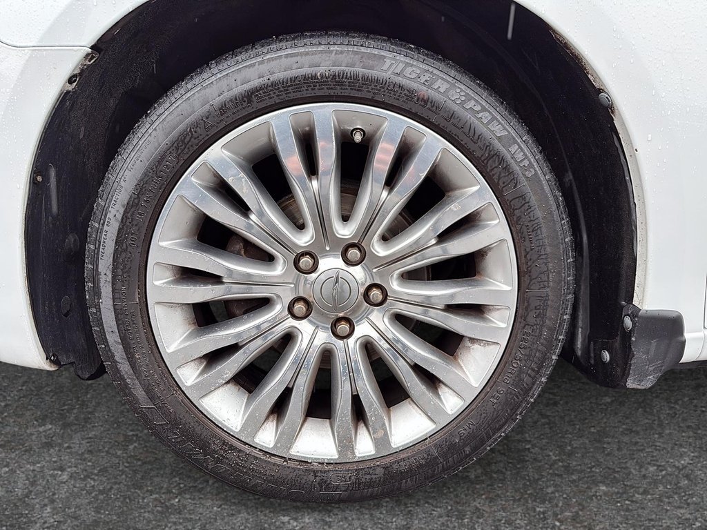 2013 Chrysler 200 Limited in Drummondville, Quebec - 6 - w1024h768px