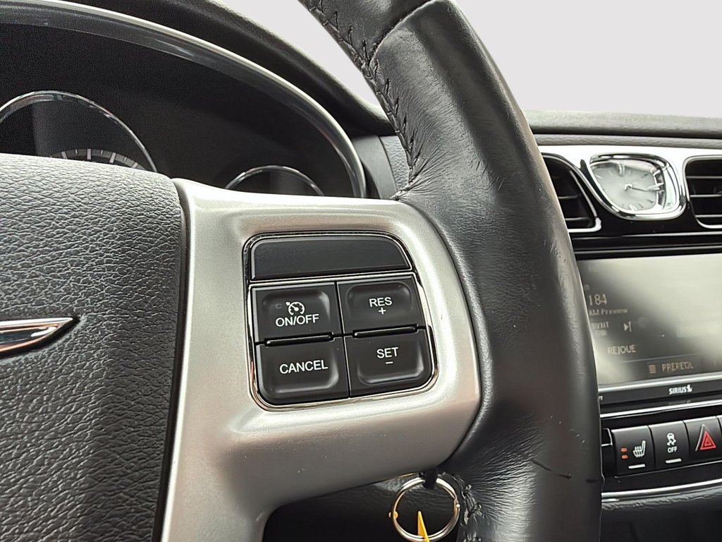 2013 Chrysler 200 Limited in Drummondville, Quebec - 13 - w1024h768px
