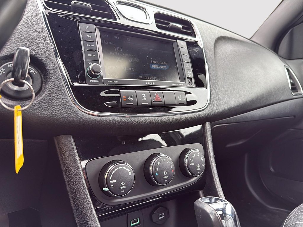 2013 Chrysler 200 Limited in Drummondville, Quebec - 15 - w1024h768px