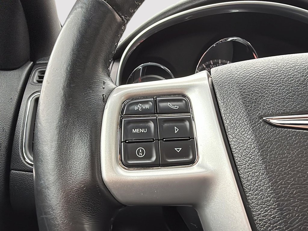 2013 Chrysler 200 Limited in Drummondville, Quebec - 12 - w1024h768px