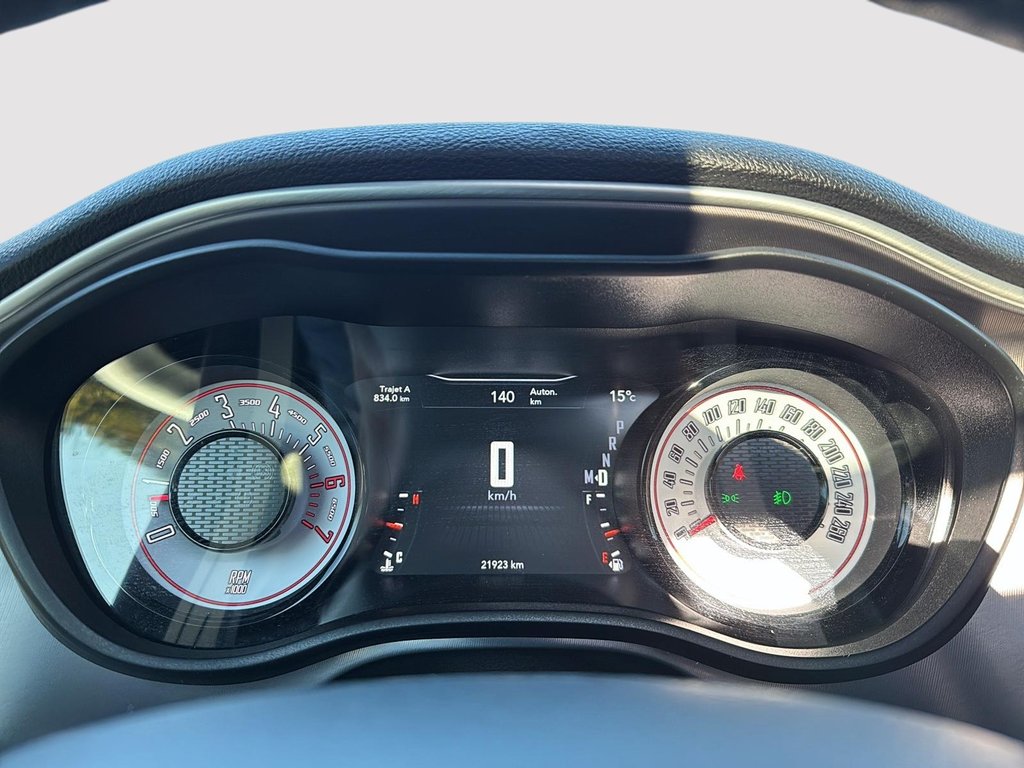 2019 Dodge Challenger R/T in Drummondville, Quebec - 16 - w1024h768px