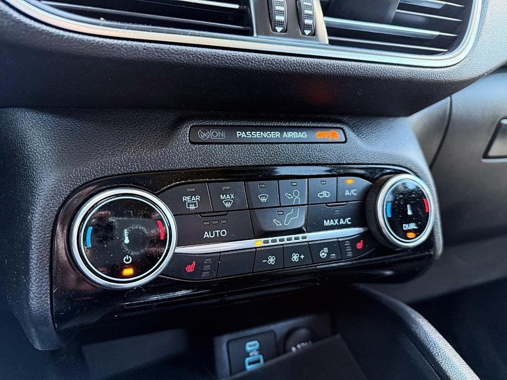 2022 Ford Escape Titanium Plug-In Hybrid in Drummondville, Quebec - 18 - w1024h768px