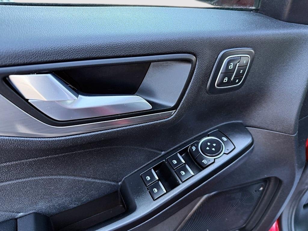 2022 Ford Escape Titanium Plug-In Hybrid in Drummondville, Quebec - 11 - w1024h768px