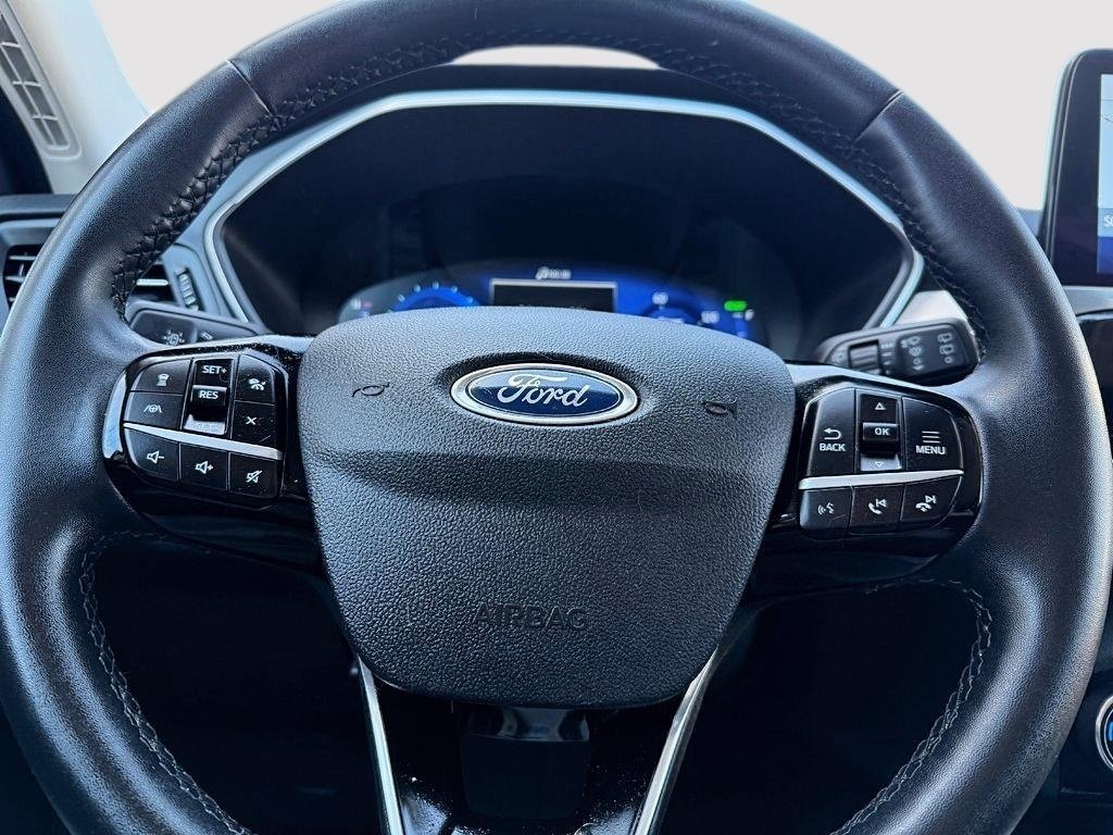 2022 Ford Escape Titanium Plug-In Hybrid in Drummondville, Quebec - 13 - w1024h768px