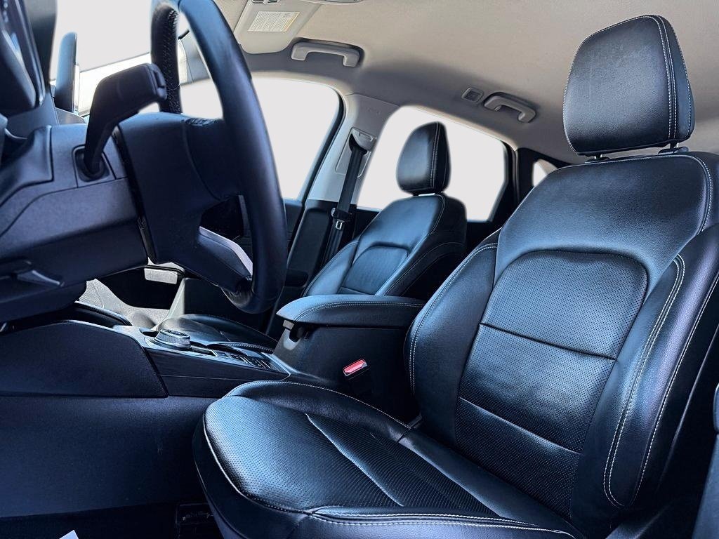 2022 Ford Escape Titanium Plug-In Hybrid in Drummondville, Quebec - 8 - w1024h768px