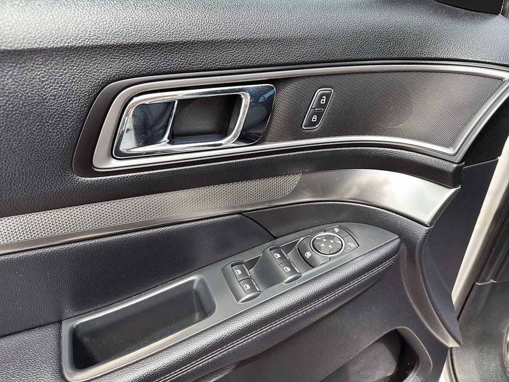 2019 Ford Explorer XLT in Drummondville, Quebec - 9 - w1024h768px