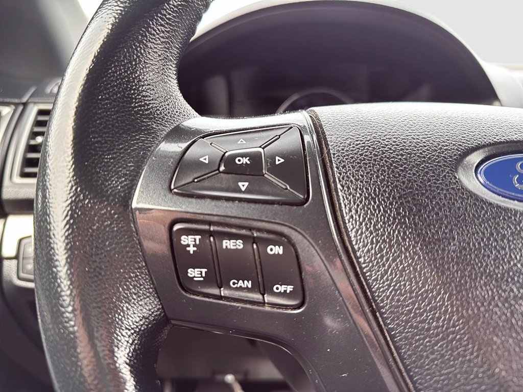 2019 Ford Explorer XLT in Drummondville, Quebec - 12 - w1024h768px