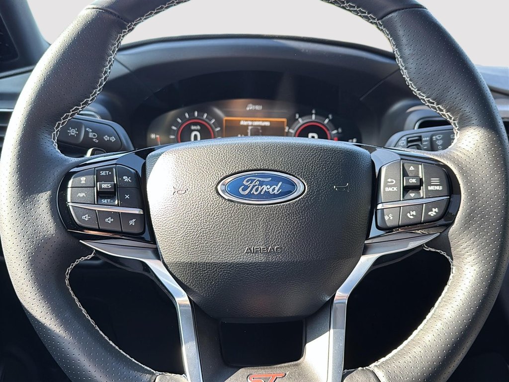 2023 Ford Explorer ST in Drummondville, Quebec - 15 - w1024h768px