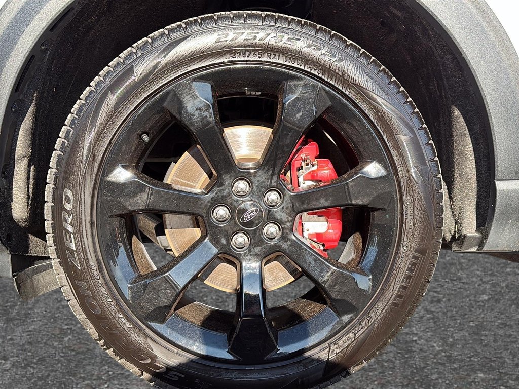 2023 Ford Explorer ST in Drummondville, Quebec - 7 - w1024h768px