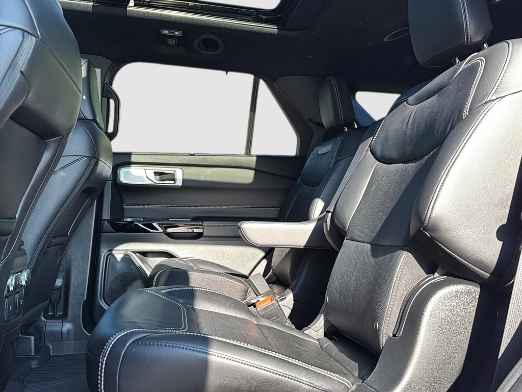 2023 Ford Explorer ST in Drummondville, Quebec - 10 - w1024h768px