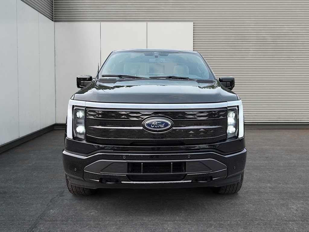 2023 Ford F-150 Lightning PLATINUM in Drummondville, Quebec - 2 - w1024h768px