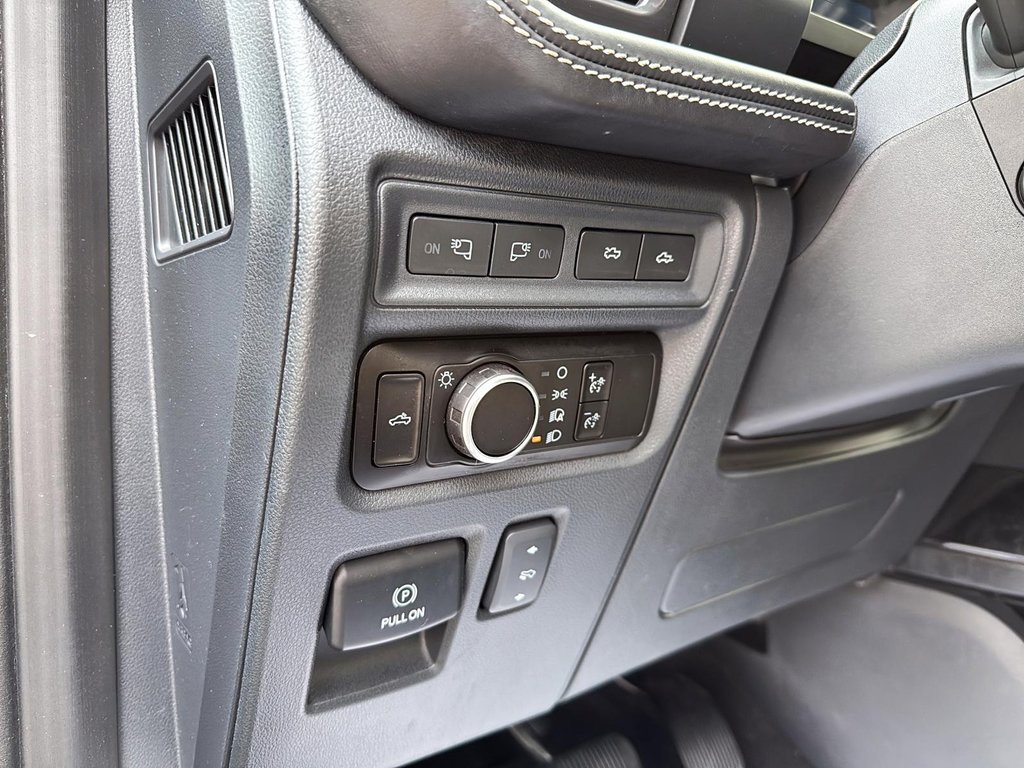2023 Ford F-150 Lightning PLATINUM in Drummondville, Quebec - 12 - w1024h768px