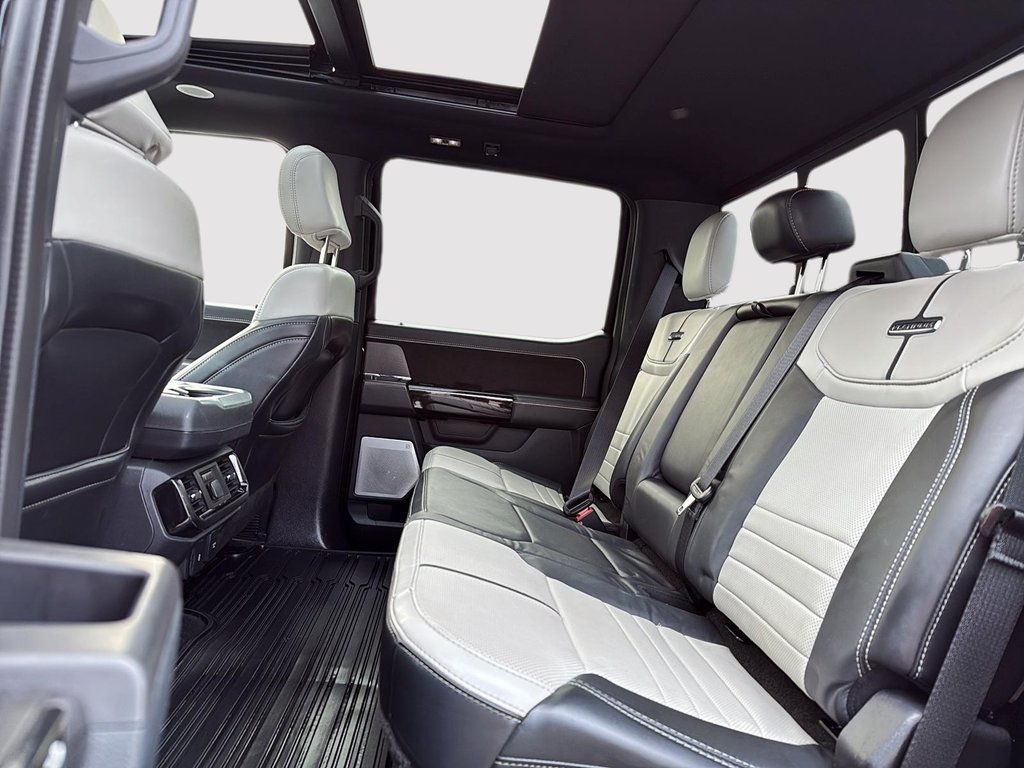 2023 Ford F-150 Lightning PLATINUM in Drummondville, Quebec - 9 - w1024h768px