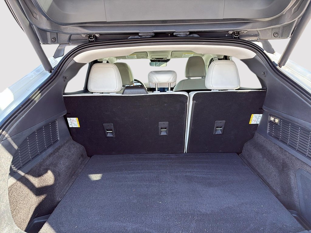 2021 Ford Mustang Mach-E Premium in Drummondville, Quebec - 6 - w1024h768px