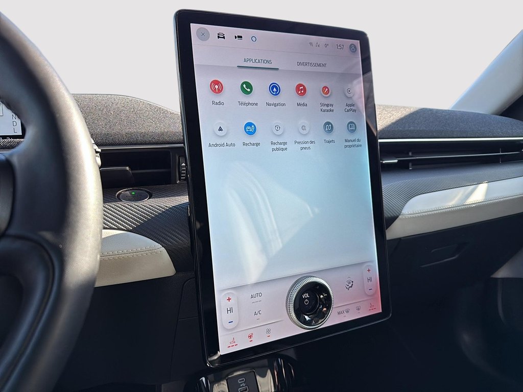 2021 Ford Mustang Mach-E Premium in Drummondville, Quebec - 18 - w1024h768px