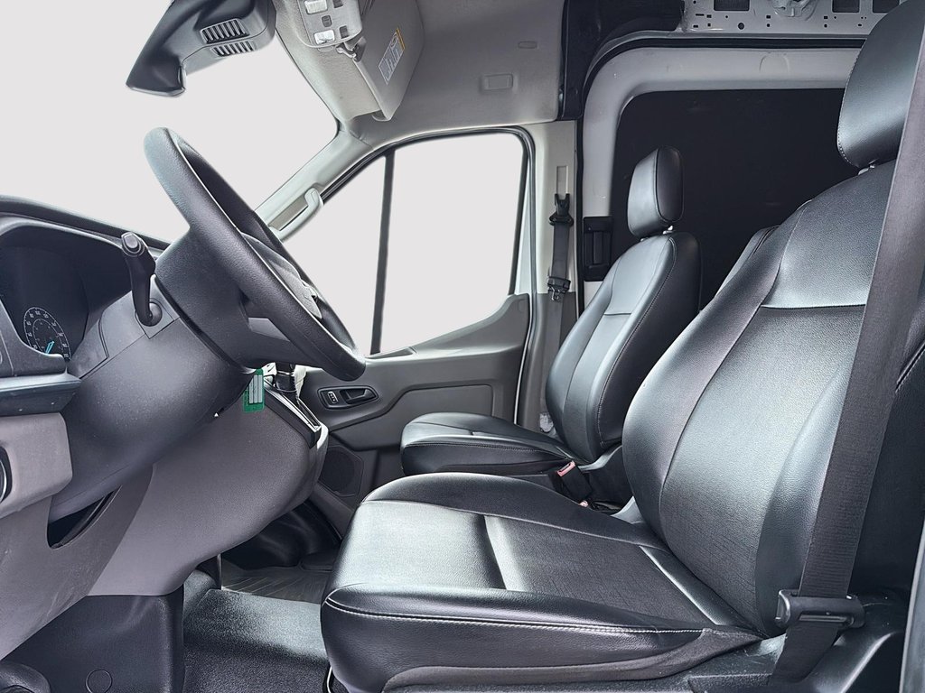 2024 Ford Transit Cargo Van in Drummondville, Quebec - 8 - w1024h768px