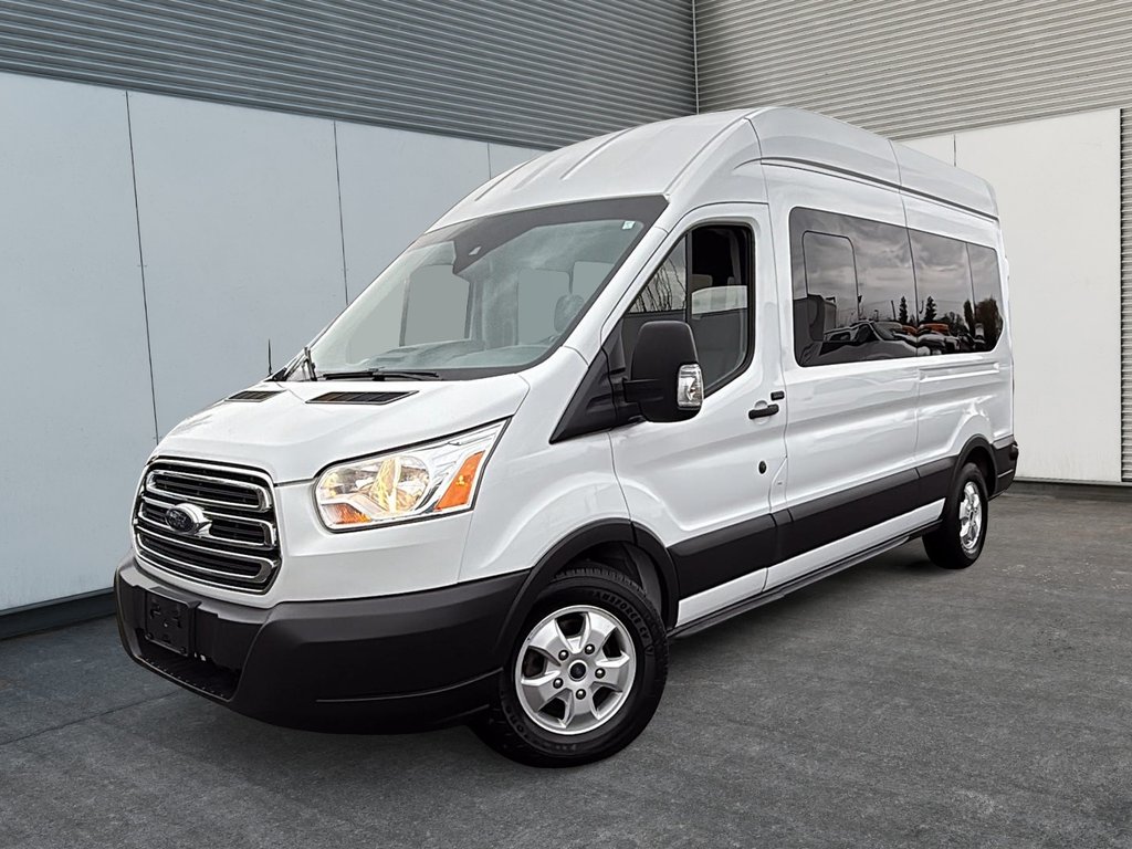 2019 Ford Transit Passenger Wagon in Drummondville, Quebec - 1 - w1024h768px