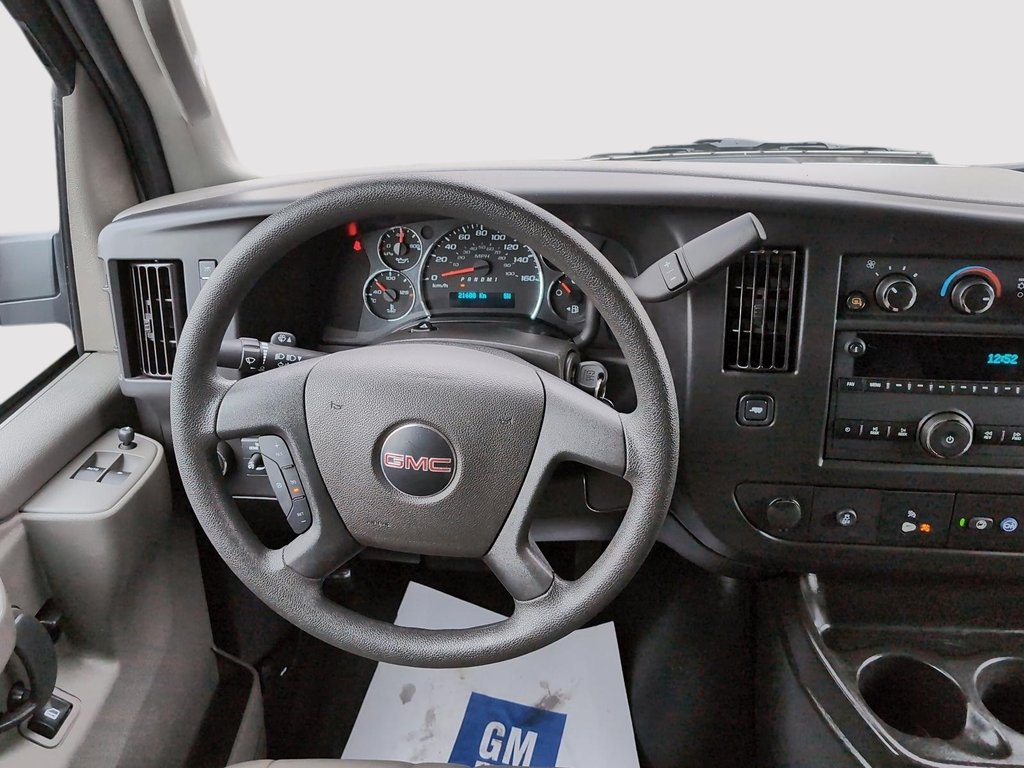 2024 GMC Savana Cargo Van in Drummondville, Quebec - 13 - w1024h768px