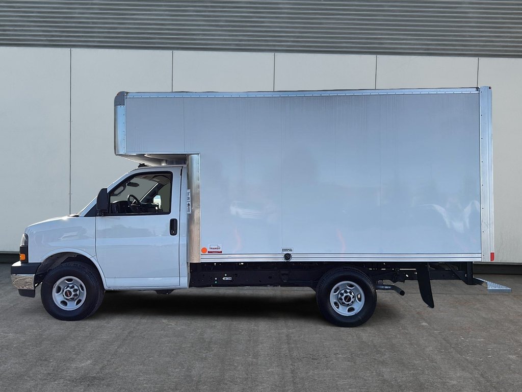GMC Savana Commercial Cutaway  2025 à Drummondville, Québec - 5 - w1024h768px