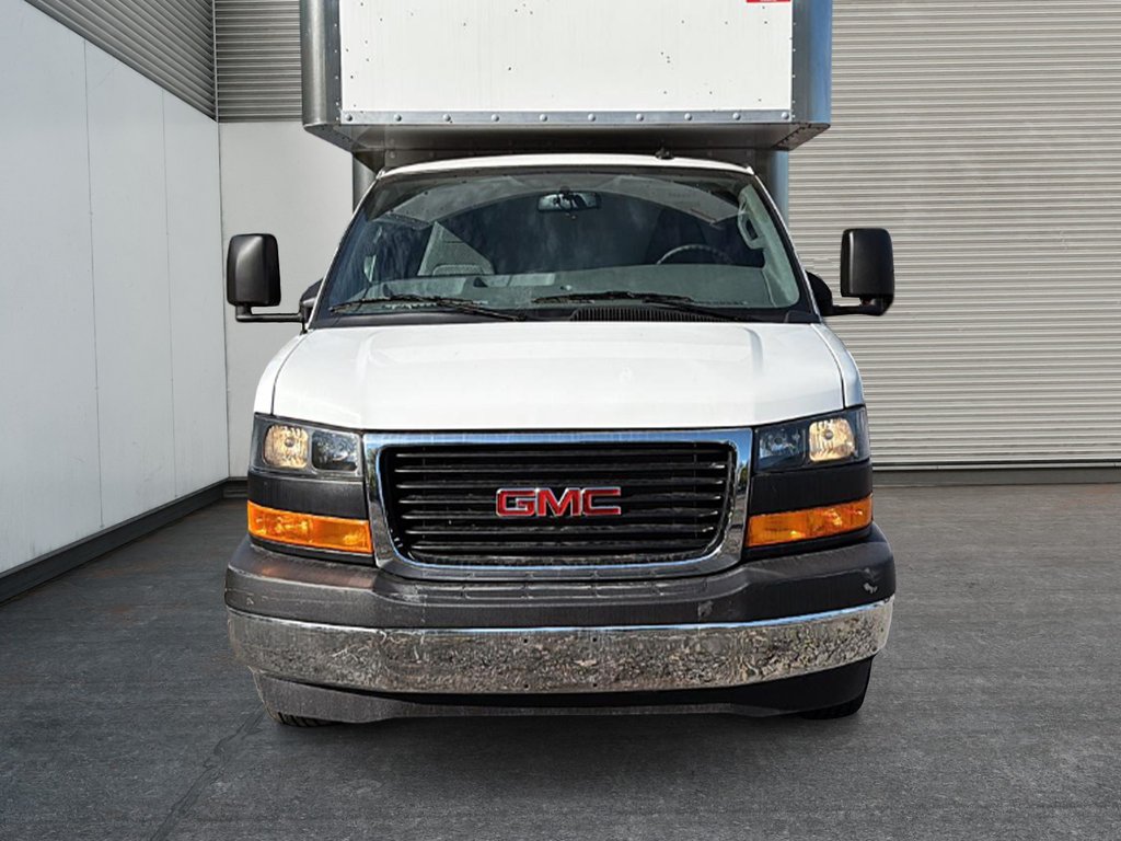 GMC Savana Commercial Cutaway  2025 à Drummondville, Québec - 2 - w1024h768px