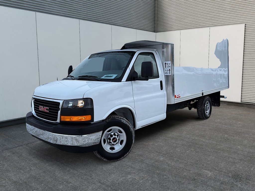 GMC Savana Commercial Cutaway  2025 à Drummondville, Québec - 1 - w1024h768px