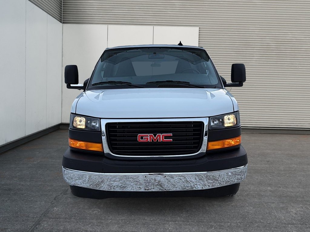 GMC Savana Commercial Cutaway  2025 à Drummondville, Québec - 2 - w1024h768px