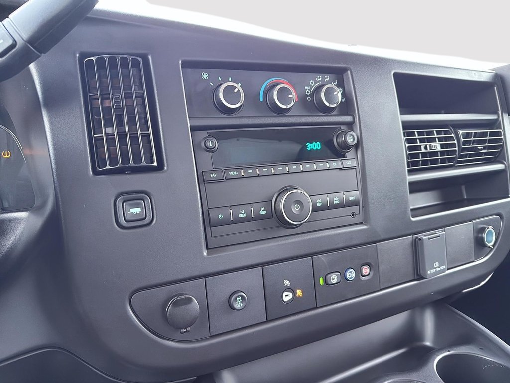 GMC Savana Commercial Cutaway  2025 à Drummondville, Québec - 16 - w1024h768px