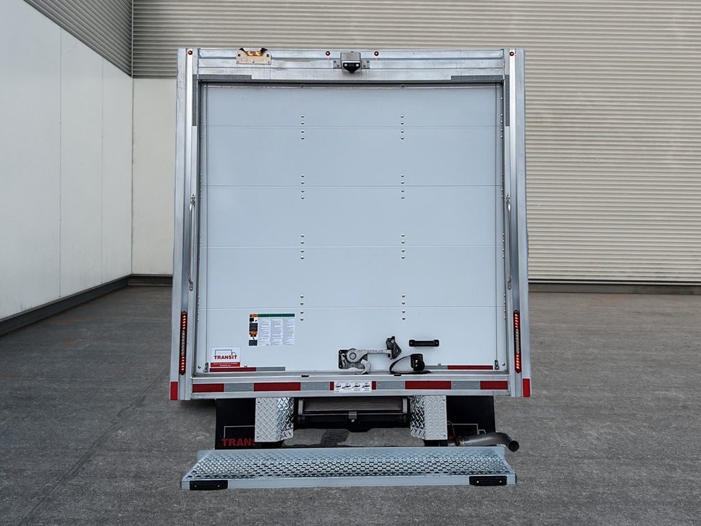 GMC Savana Commercial Cutaway  2025 à Drummondville, Québec - 3 - w1024h768px