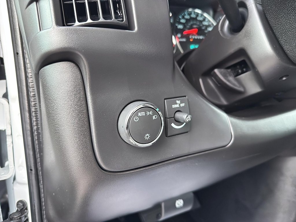 GMC Savana Commercial Cutaway  2025 à Drummondville, Québec - 12 - w1024h768px