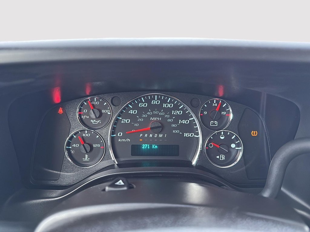 GMC Savana Commercial Cutaway  2025 à Drummondville, Québec - 15 - w1024h768px