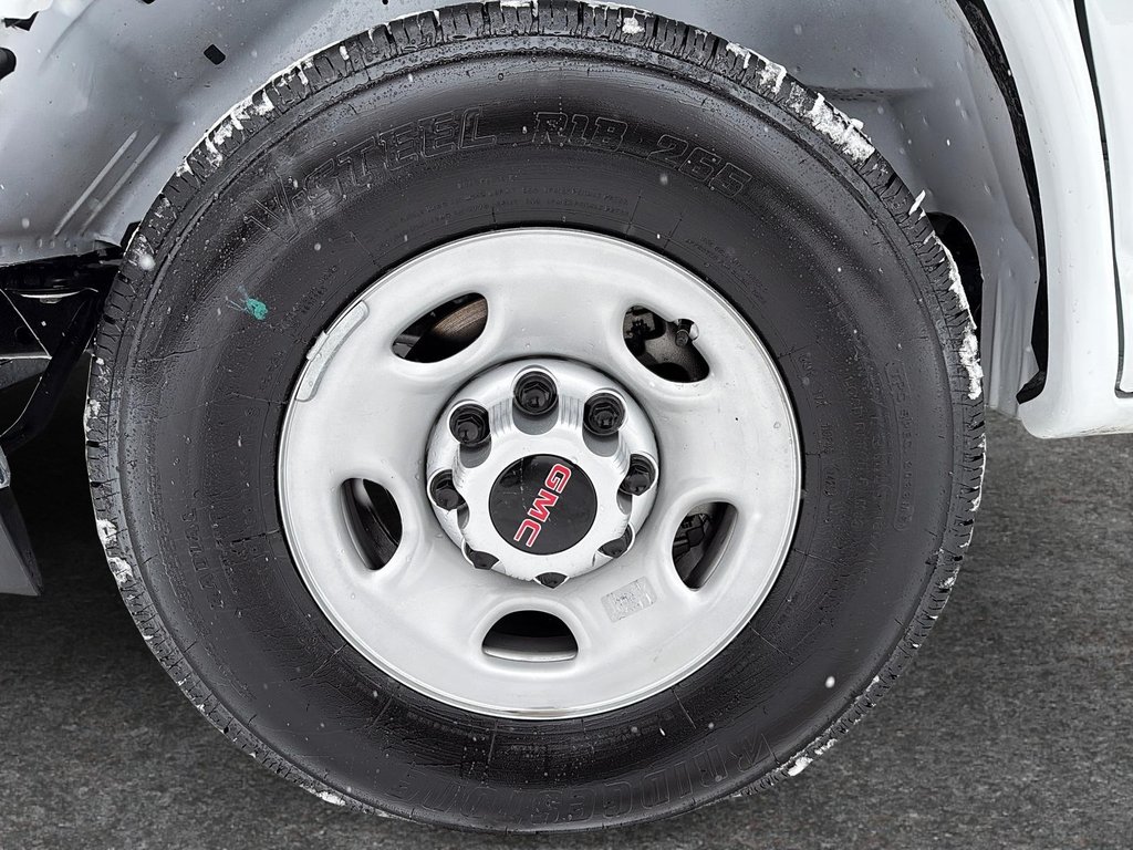 2025 GMC Savana Commercial Cutaway-6