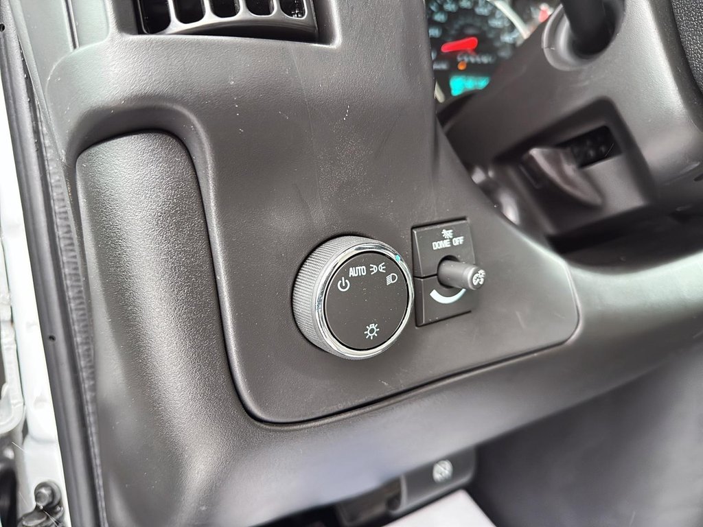 GMC Savana Commercial Cutaway  2025 à Drummondville, Québec - 12 - w1024h768px