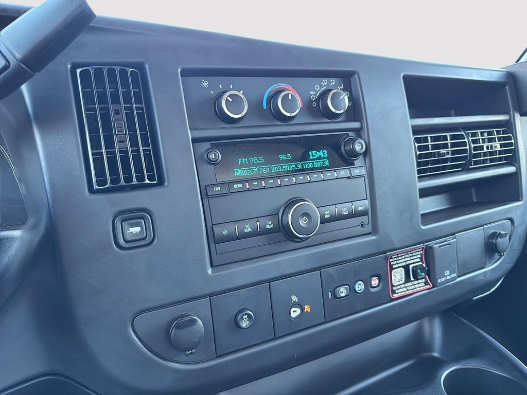 2025 GMC Savana Commercial Cutaway in Drummondville, Quebec - 15 - w1024h768px