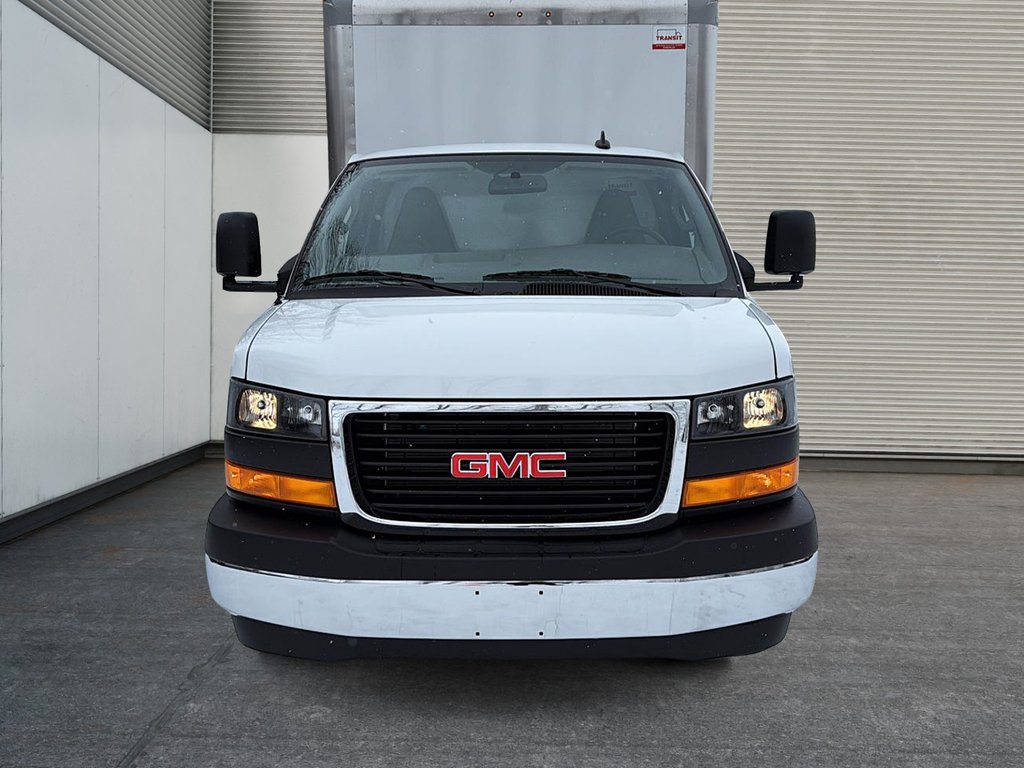 GMC Savana Commercial Cutaway  2025 à Drummondville, Québec - 2 - w1024h768px