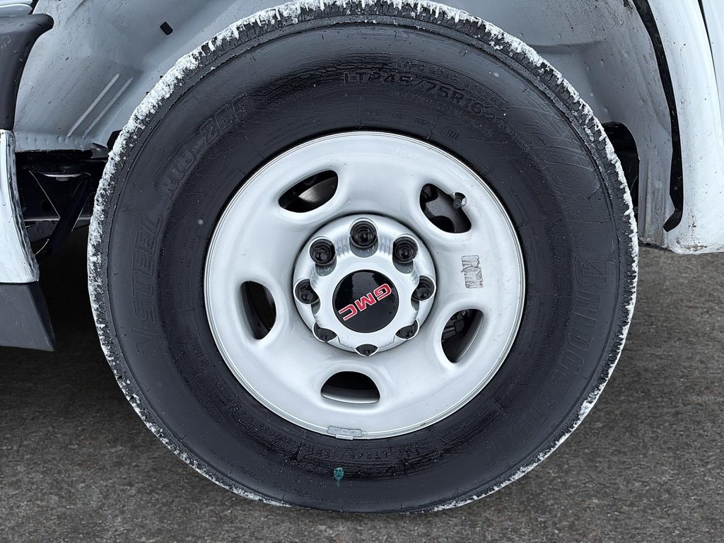 2025 GMC Savana Commercial Cutaway-6