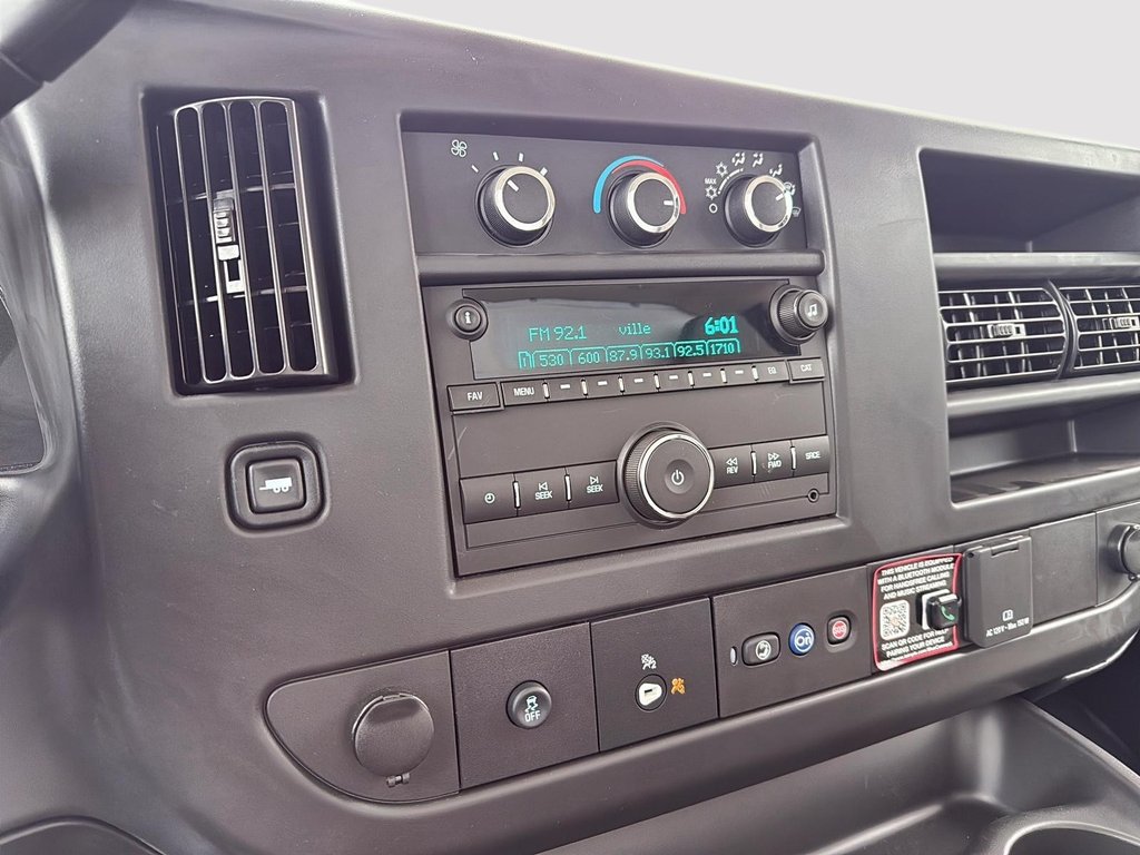 GMC Savana Commercial Cutaway  2025 à Drummondville, Québec - 16 - w1024h768px