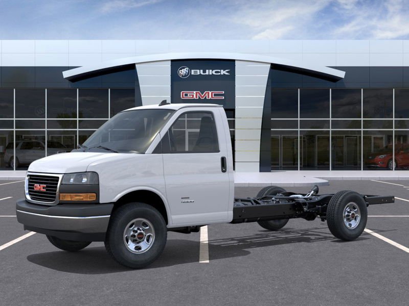 2025 GMC Savana Cutaway 3500 WT 159'' in Drummondville, Quebec - 2 - w1024h768px
