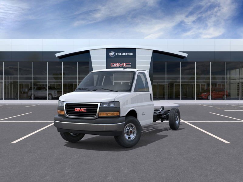2025 GMC Savana Cutaway 3500 WT 159'' in Drummondville, Quebec - 1 - w1024h768px