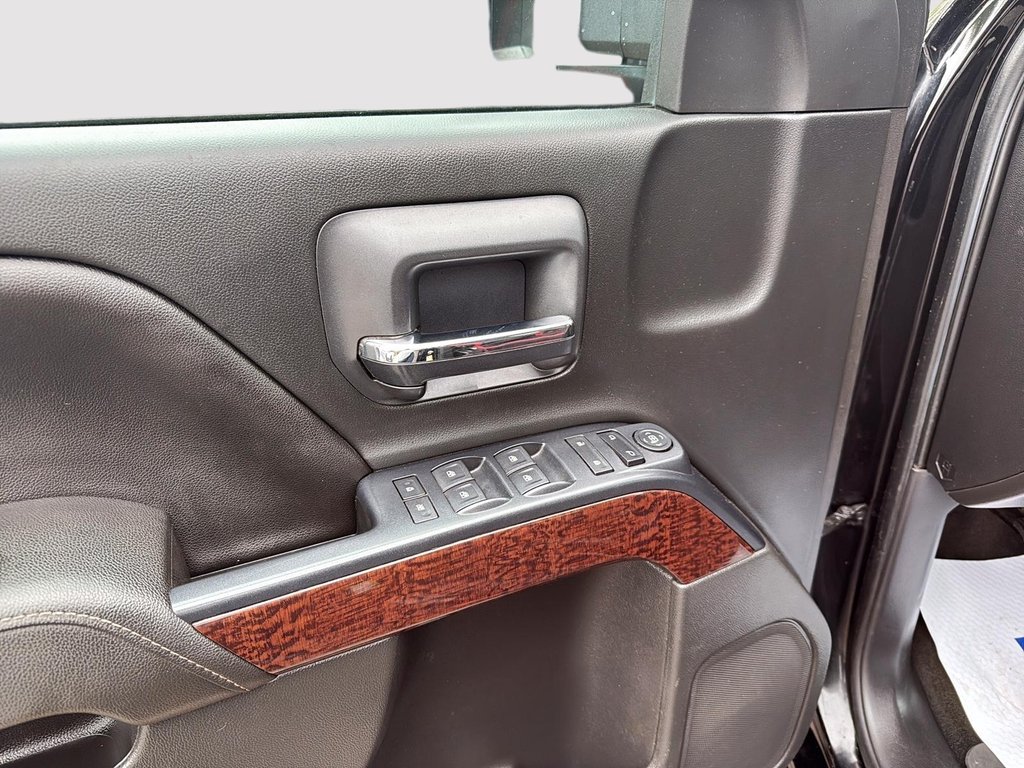 2015 GMC Sierra 1500 SLE in Drummondville, Quebec - 11 - w1024h768px