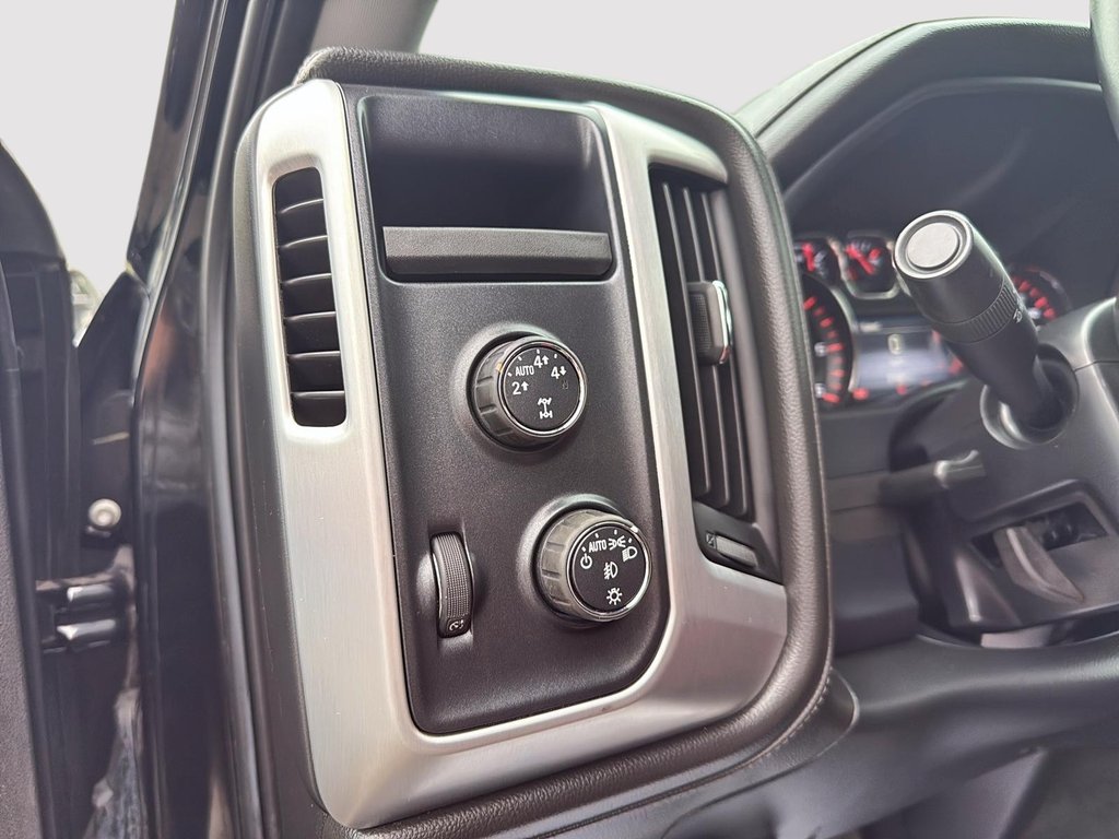 2015 GMC Sierra 1500 SLE in Drummondville, Quebec - 12 - w1024h768px