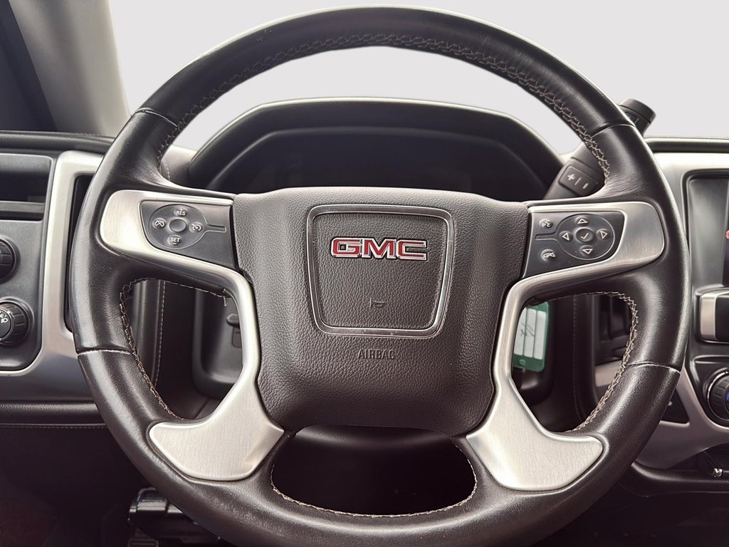 2015 GMC Sierra 1500 SLE in Drummondville, Quebec - 13 - w1024h768px