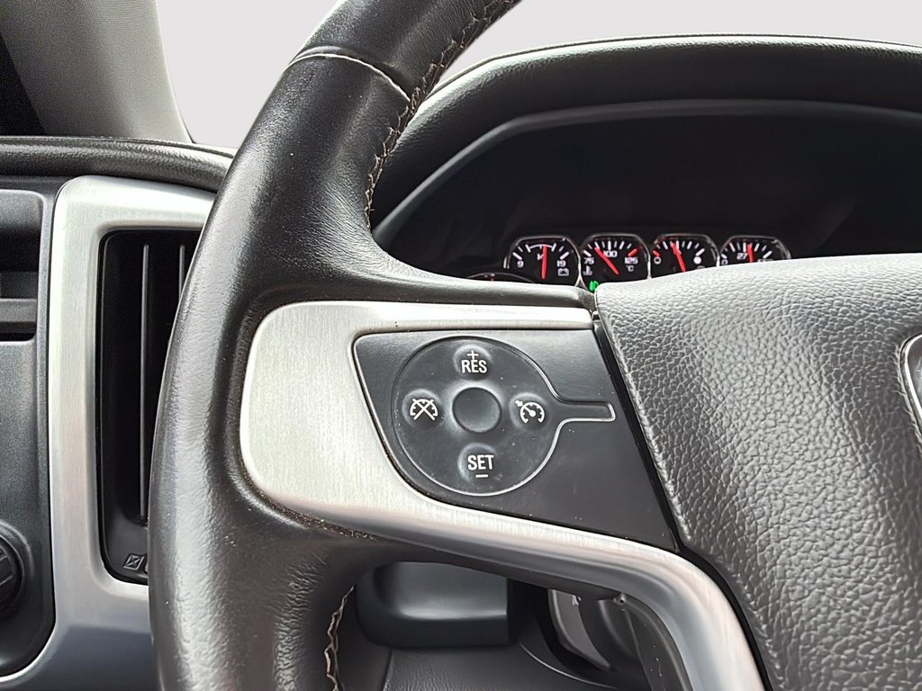 2015 GMC Sierra 1500 SLE in Drummondville, Quebec - 14 - w1024h768px