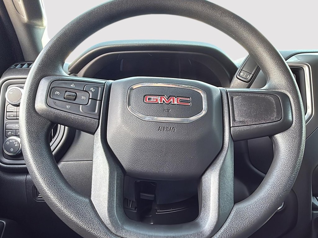 2024 GMC Sierra 1500 Pro in Drummondville, Quebec - 13 - w1024h768px